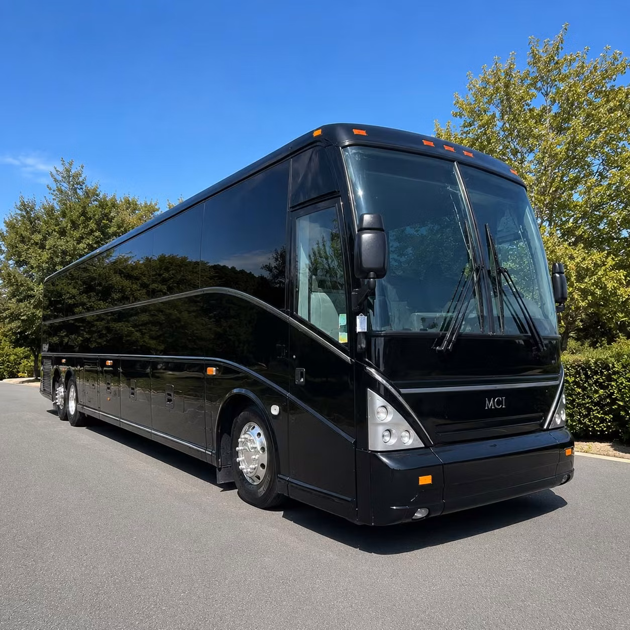 conference and convention shuttle bus rentals near costa mesa