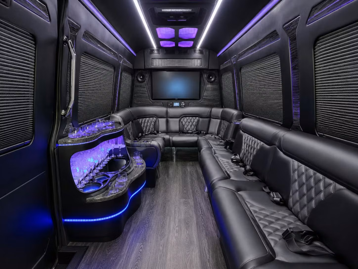 corporate and convention groups love long distance bus rentals from costa mesa
