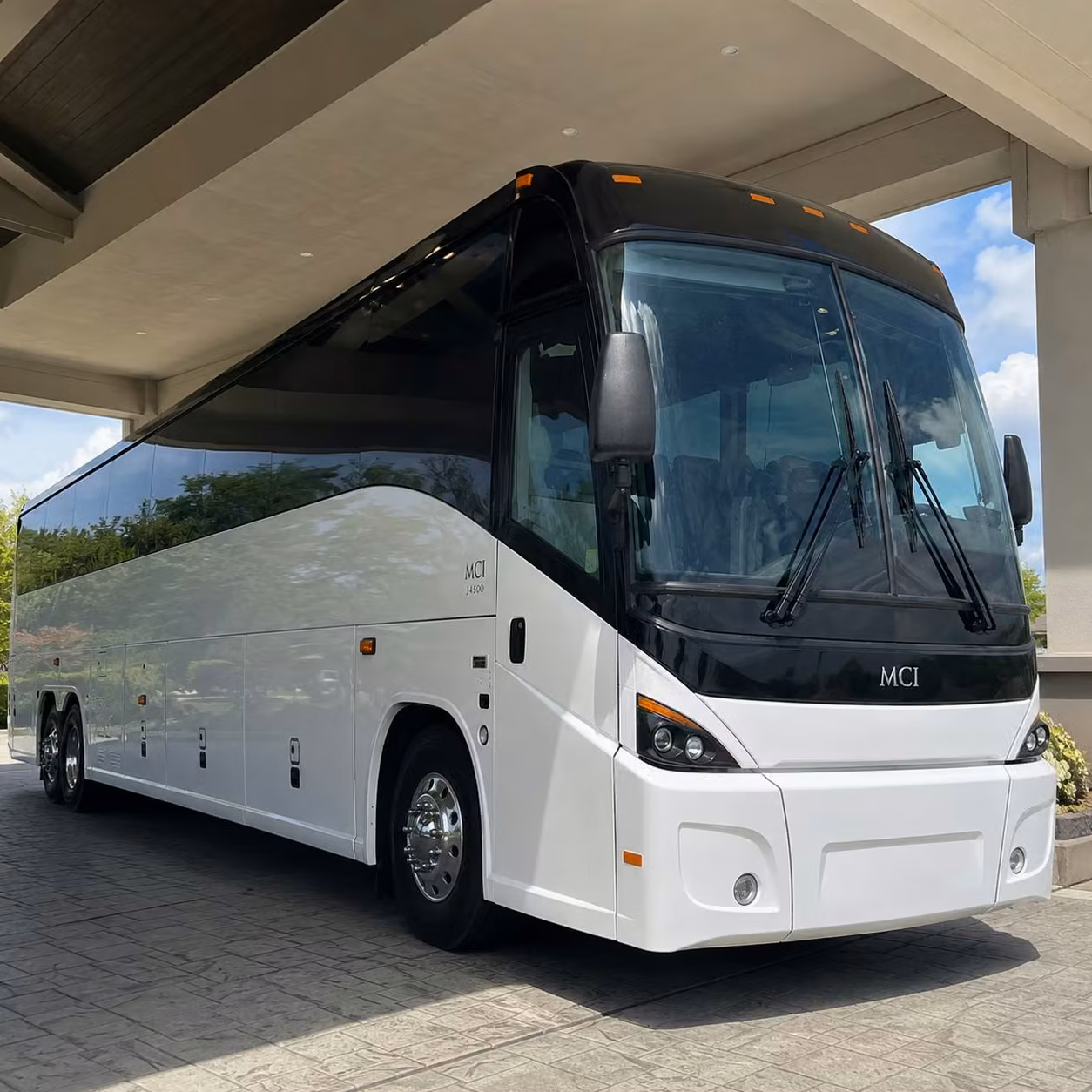 john wayne airport sna group transportation right here in costa mesa s backyard